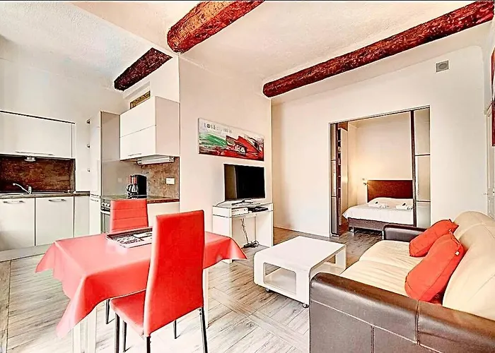 1 - 41h3 Apartment
